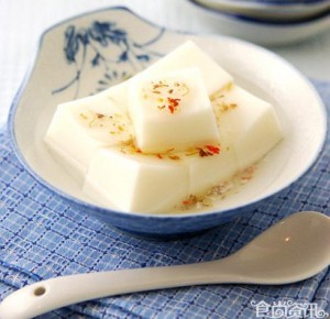Beijing Summer cool and refreshing almond tofu snacks