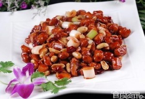 Representative Sichuan dishes: kung pao chicken