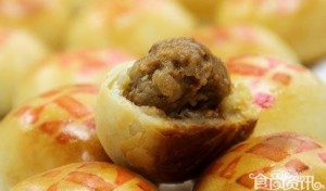 Shanghai traditional specialties _ meat moon cake