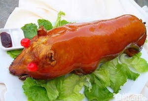 Representatives Cantonese dishes: roast suckling pig